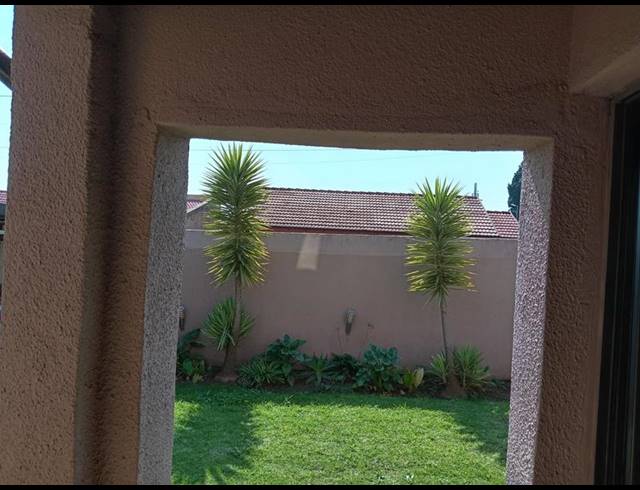3 BEDROOM HOUSE FOR SALE IN DOBSONVILLE EXT 3